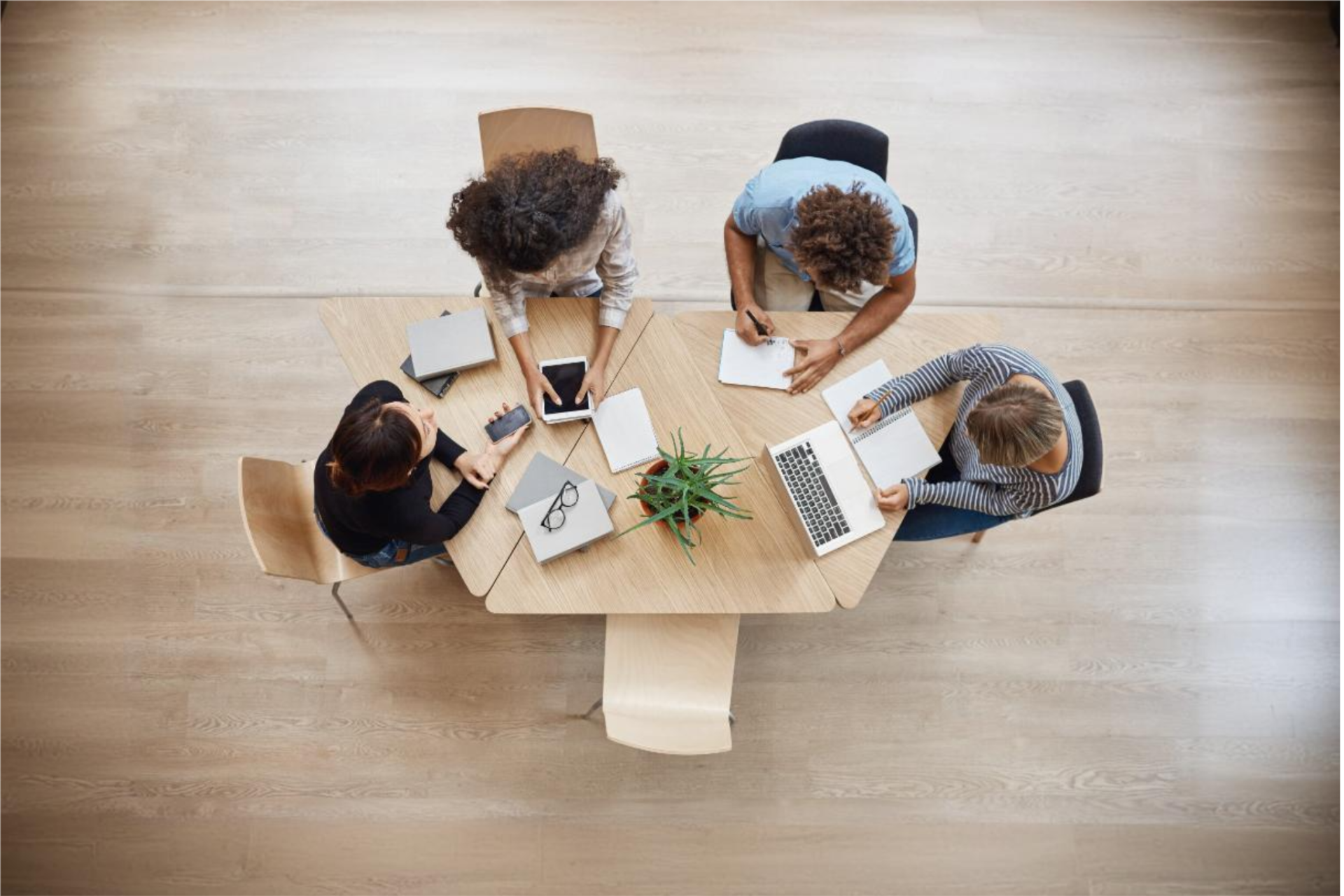 Advisory support to small and medium-sized enterprises (SMEs) in the areas of tax consulting and accounting helps them to plan effectively and maintain proper accounting records. Providing advice on tax strategies, business planning, and regulatory compliance helps small and medium-sized enterprises.SMEs avoid tax risks and penalties, and increases the transparency of financial processes within the company.